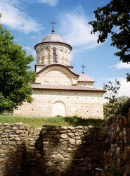 Maniek 
Cerkiew w Curtea de Arges 
2004-04-21 09:33:58