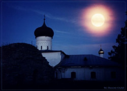 slawek 
* pełnia monasteru * Pskov * 
104 
2004-04-25 23:48:33