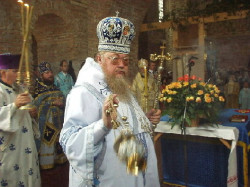 wiaczeslaw 
metropolita Sawa podczas kazdienija 
72 
2004-05-06 21:57:24