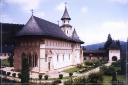slawek 
* Monaster Putna * Bukowinia * 
83 
2004-05-14 22:29:31