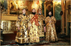 Maxim 
In gold clothes of 19 centuries. An altar. Bogojavlensky a cathedral the city of Moscow. 
63 
2004-08-24 21:56:10