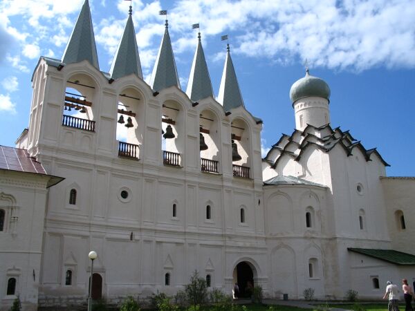 Zvonnica v Tihvinskom monastire