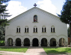 perovict 
Church of Nativity of our Lord in Pirot, south-east Serbia 
2005-07-16 14:08:34