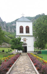 perovict 
St Stephan Monastery in Lipovac 
2005-08-19 17:44:37