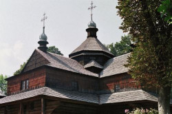 przecisz 
stara cerkiew huculska 
2005-09-05 15:46:27