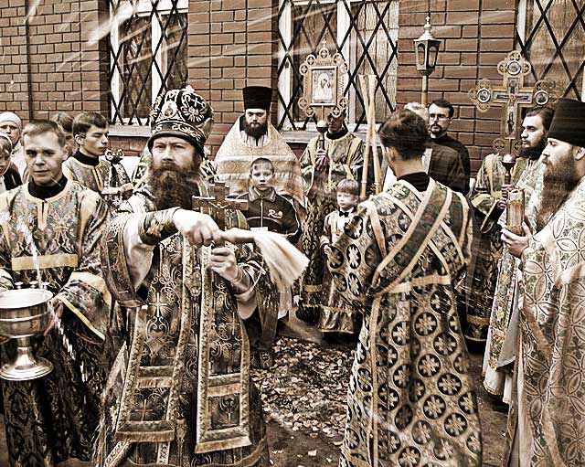 Окроплением воды сея священныя...