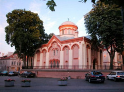 igors 
cerkiew oświetlona promieniami zachodzącego słońca, 
2005-10-25 20:04:06