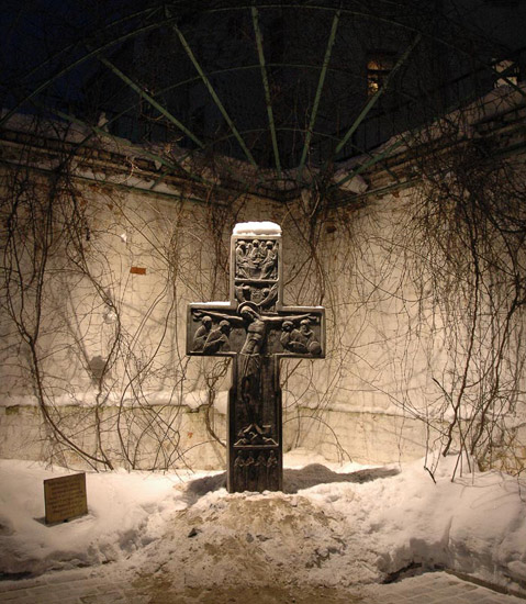 cross in Sretensky monastery, Moscow