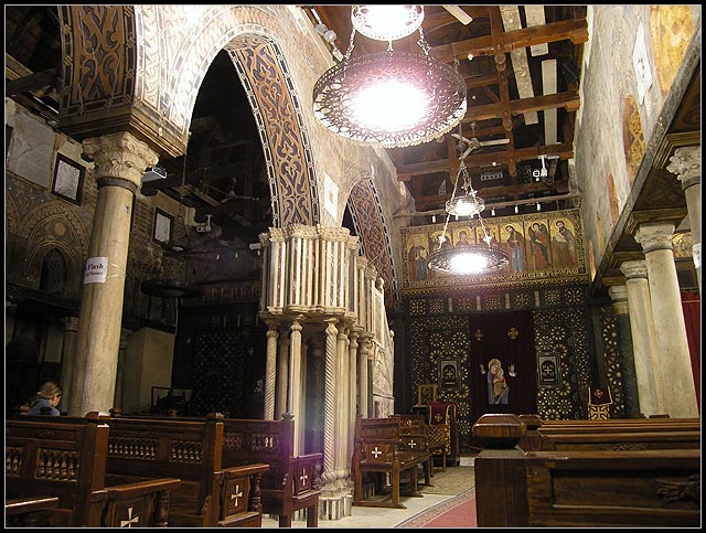 Kair - koptyjska cerkiew Matki Bożej "Al Moallaka" ("wisząca cerkiew")