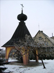 [   x   ] 
Studnia przy Soborze Św. Trójcy w Hajnówce 
2006-01-14 18:44:35