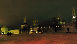 popovortho 
Troitse-Sergieva Lavra at winter night 
2006-01-24 13:56:43