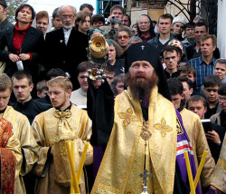 Dionisy, ierei 
Освящение 1000 пудового колокола... 
2006-01-28 17:50:13
