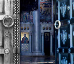 GuliVar 
Улаз у цркву породице Карађорђевић на Опленцу. 
118 
2006-01-30 22:16:42