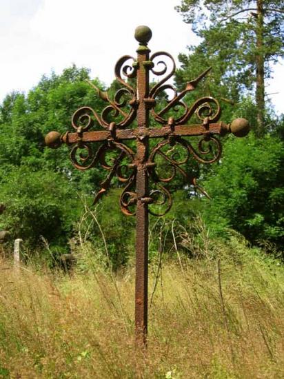 Krzyż nr.3 . Stary cmentarz w Dubinach