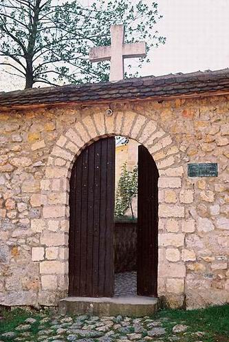 Ulaz u manastir Tronosu