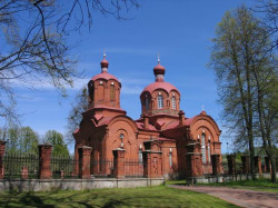 jarek 
St. Nicholas church in Bialowieza, Poland 
2006-02-16 10:39:34