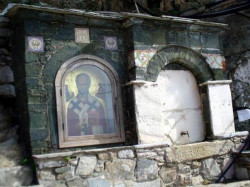 YueAn 
St.Nikolaos\' fount  (Agion Oros——mountain Athos, Monastery Grigoriou) 
2006-03-11 12:22:00