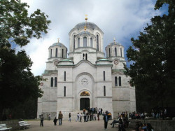 dragoj03 
Црква, Опленац 
2006-03-19 17:49:21