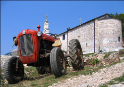 fominsky 
stanjevići - montenegro 
2006-03-23 23:51:10