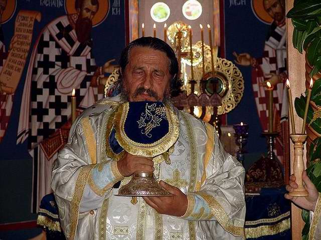 Владика Атанасије у Манастиру Тврдош