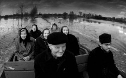 rps 
DROGA NA MSZĘ DO KLASZTORU W JABŁECZNEJ -IV-2006 
137 
2006-04-27 21:53:25