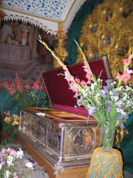 jarek 
St. Luke Wojno-Jasieniecki reliquary in Symferopol, Ukraine 
2006-04-28 07:46:39