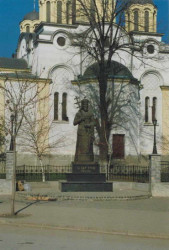 nenadkosovac 
СПОМЕНИК СВЕТОМ ЦАРУ УРОШУ 
2006-04-29 23:06:16