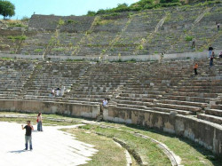 Kolya 
Theater in Ephesus 
2006-05-04 04:36:25