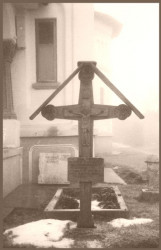 mihaela 
+++The cross of Protosinghel Vitimion, abbot of Slanic Monastery, Arges +++ 
2006-05-11 18:23:04