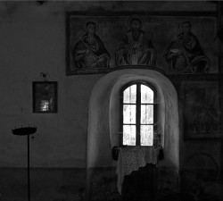GuliVar 
Напуштена црква 
2006-05-21 11:17:19