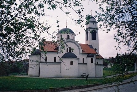 Црква Св. Тројице у Новим Лединцима