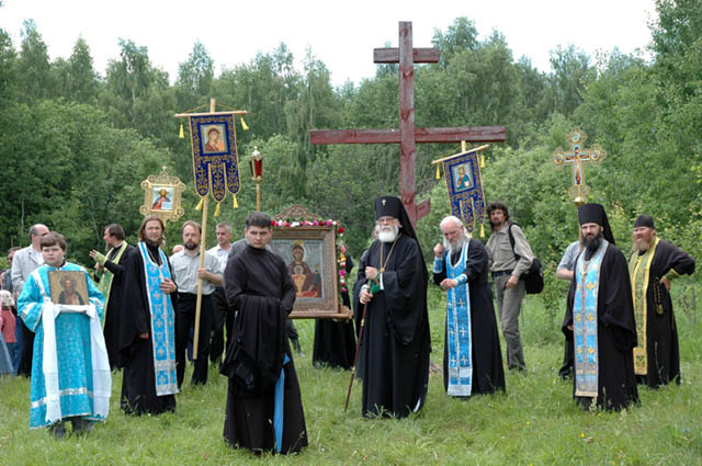 Крестный ход на берегу Волги