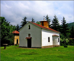 perovict 
Црква свете Петке (Трнове) у селу Темска 
2006-06-06 14:48:56