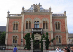 Ognjen 
Владичански двор у Новом Саду 
2006-06-07 15:27:44