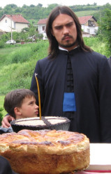 Ognjen 
Отац Благоје са сином 
98 
2006-06-14 18:02:38