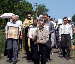 Dionisy, ierei 
Крестный ход на святой источник 
2006-06-25 20:02:47