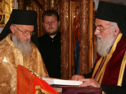 mixajlo 
Тренутак са монашења у Липовцу 
2006-06-26 20:39:32