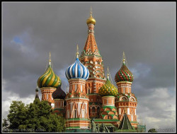 ArtLook 
Domes of the St. Basil's Cathedral 
2006-06-30 18:32:44