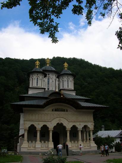 Manastirea Lainici, biserica noua