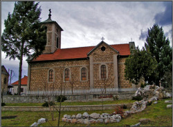 dragoj03 
Црква у селу Доња Борина (Мали Зворник) 
2006-07-02 02:29:51
