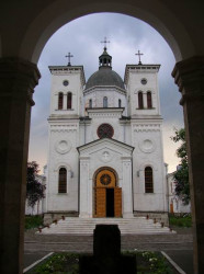 aurora 
Biserica Manastirii Bistrita, Valcea 
2006-07-25 21:04:50