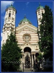 mihaela 
Biserica Sfantul Spiridon al Trimitundei Nou, vedere dinspre apus 
2006-07-30 12:31:24