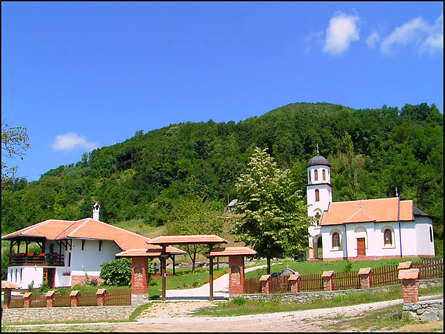 Манастир Св. Тројице, Поднемић