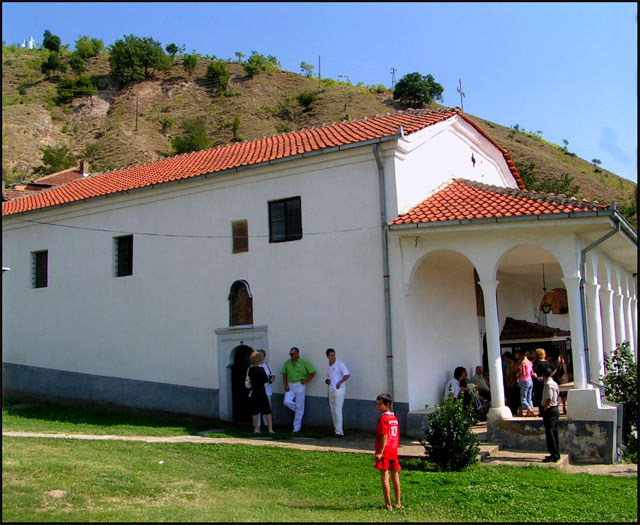 Црква у селу Зрновци, Кочани