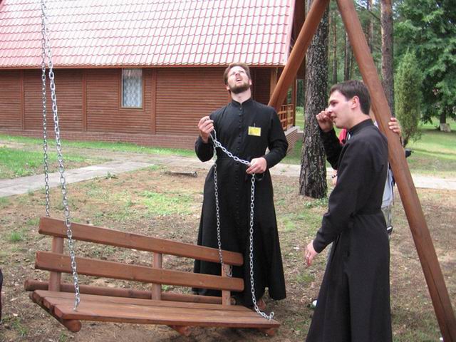 Bezradność seminarzystów z Ivanova w drodze na Grabarkę 2006