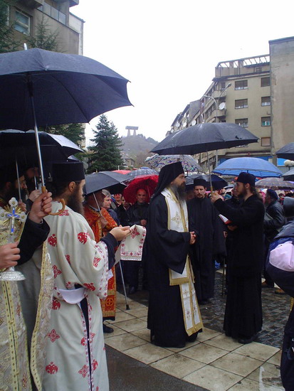 ЛИТИЈА У КОСОВСКОЈ МИТРОВИЦИ