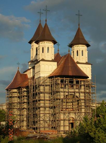 Biserica cu hramurile Nasterea Maicii Domnului, Sf Prooroc Ilie Tesviteanul si Sf. Nectarie