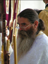 СаваД 
+ Јеромонах Исаија + 
2006-08-06 07:44:37