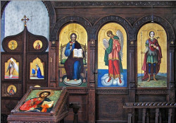 perovict 
Иконостас у манастиру св Димитрија, Дивљана 
2006-08-19 13:26:43