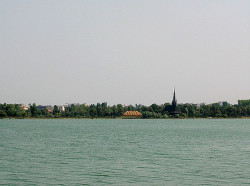 mihaela 
Lake and church besides Black Sea 
2006-08-26 14:14:58